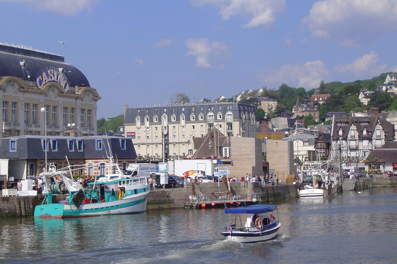 Sowell Residences Le Port Trouville-sur-Mer Exterior photo